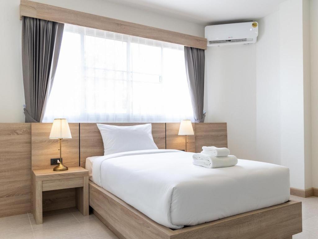B2 Phitsanulok Boutique & Budget Hotel Kültér fotó